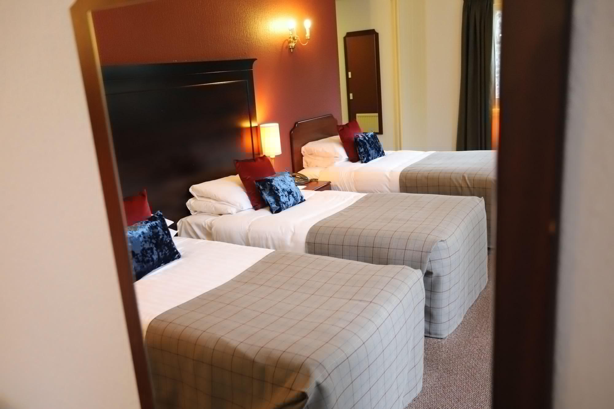 Ben Wyvis Hotel Strathpeffer Zewnętrze zdjęcie